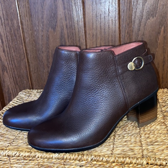 Dansko Perry Chocolate Waterproof Tumbled Ankle Boots New w/out Box! - Picture 4 of 15